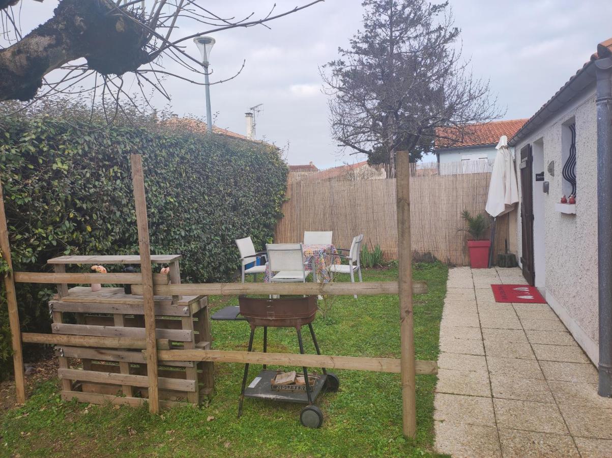 La Cagouille Bed & Breakfast Mauze-sur-le-Mignon Exterior photo